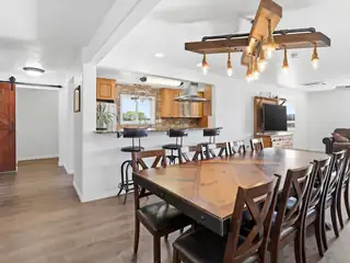 88 Five Hills Drive Dining Room