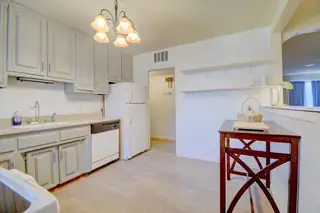 1837 Valencia Drive NE Kitchen