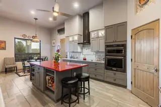 39 Twin Arrow Drive Kitchen