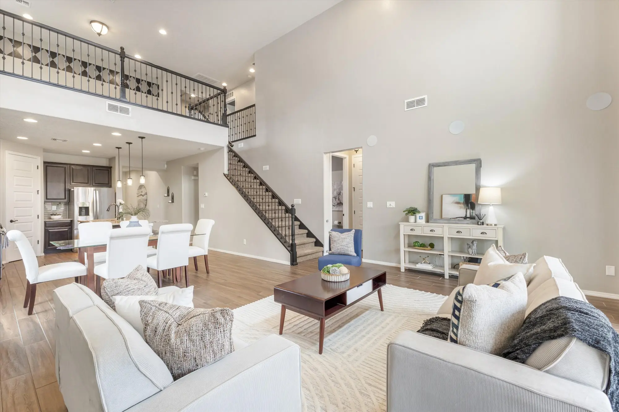 3411 Llano Vista Loop NE