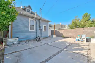 420 Edith Boulevard SE Backyard