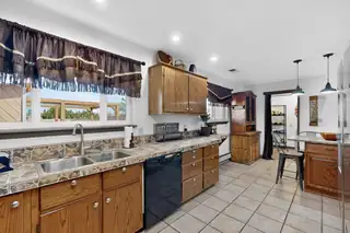 95 Lesperance Road Kitchen