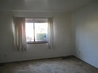 5813 Elmwood Drive NE Bedroom