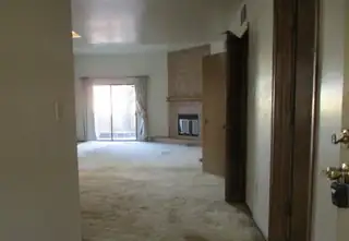 5813 Elmwood Drive NE Living Room