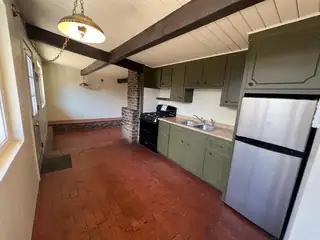903-907 S Main Street Kitchen