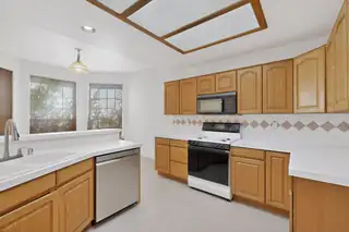 10529 Calle Sombra NW Kitchen