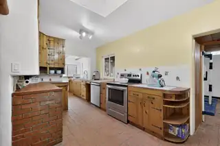 418 Tahoe Place NE Kitchen