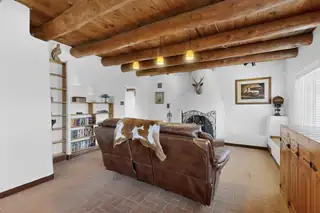 418 Tahoe Place NE Living Room