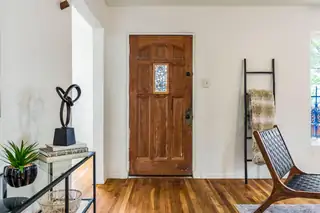 1605 Lead Avenue SE Living Room