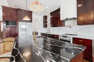712 2nd Street NE Home Office