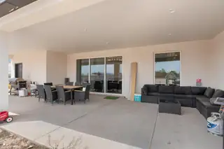 712 2nd Street NE Patio