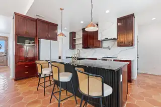 712 2nd Street NE Kitchen