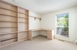 7904 Woodridge Drive NE Home Office