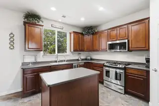 7120 Fairbanks Drive NE Kitchen