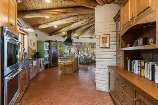 18 Cedar Hill Road NE Kitchen