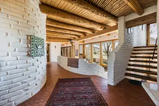 18 Cedar Hill Road NE Living Room