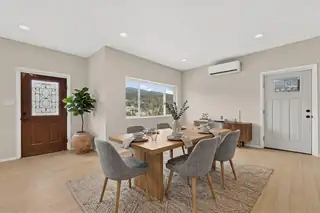 7 Shasta Court Dining Room