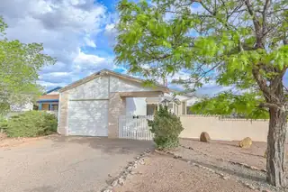 220 Pearl Drive NE, Rio Rancho