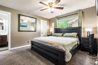 2405 Hiawatha Drive NE Bedroom