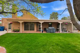 1181 Mesa Loop NW Patio