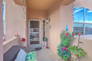 1521 Vista De Colinas Drive SE Exterior Front