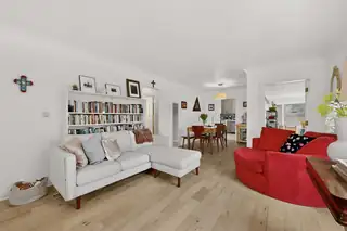 606 Tulane Drive NE Living Room