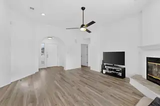 6715 Tierra Luna Court NW Living Room