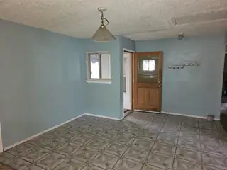 4631 Sun Valley Drive SW Living Room