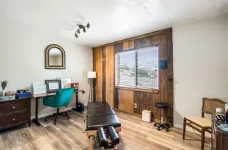 13505 Pierce Arrow Road NE Home Office