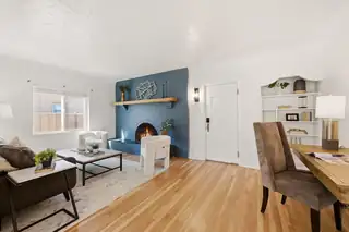 408 Amherst Drive NE Living Room