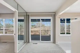 616 Eastlake Drive SE Living Room