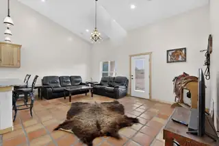 11 Jaramillo Loop Garage