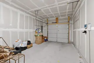 311 San Clemente Avenue NW Garage