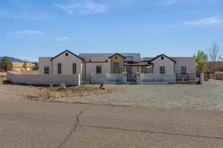 8712 Eagle Rock Avenue NE, Albuquerque