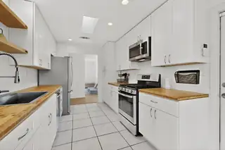 2809 Tramway Circle NE Kitchen