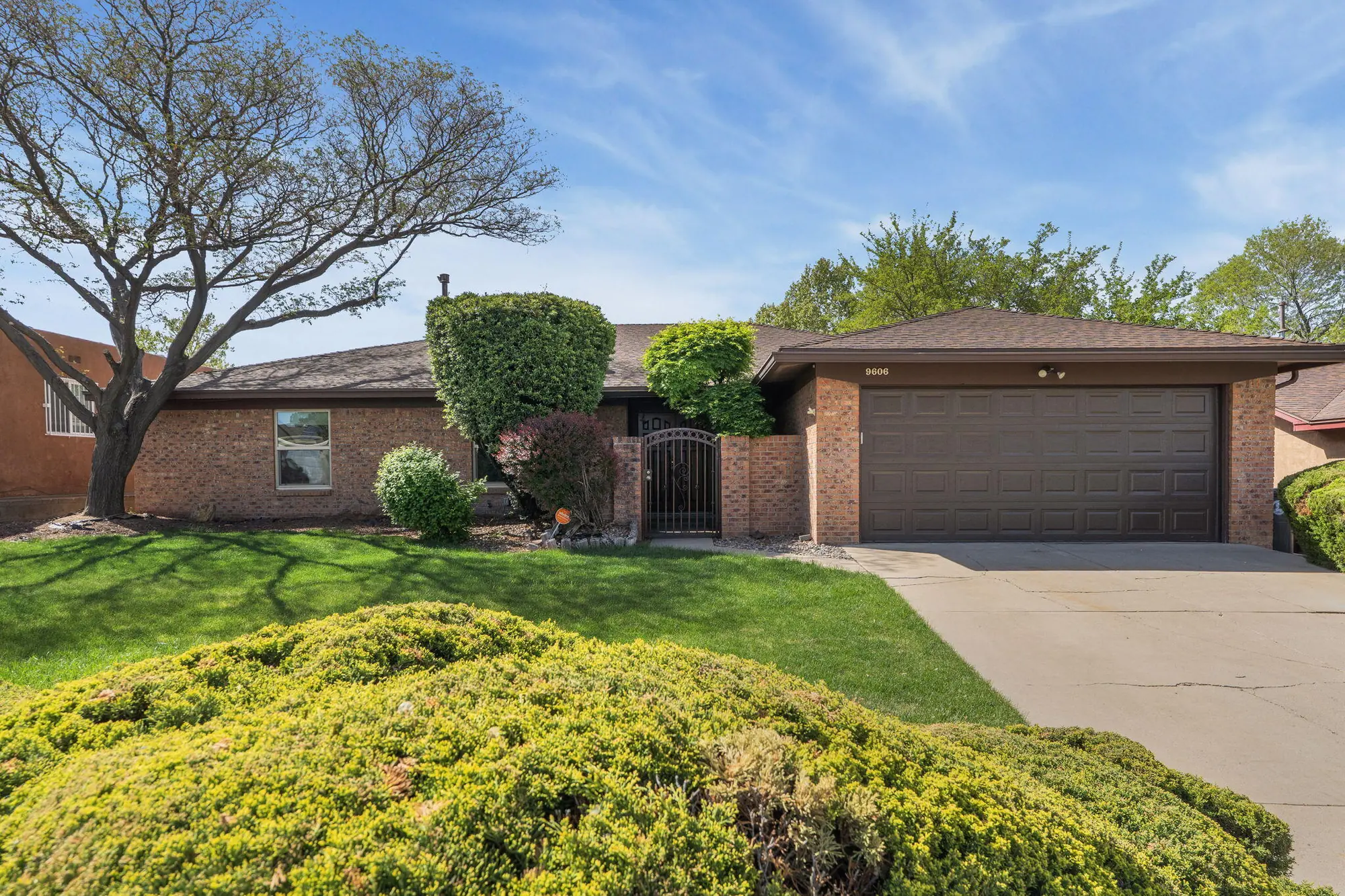 9606 Camino Del Sol NE