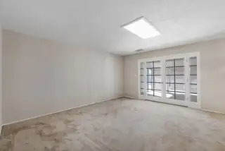 9606 Camino Del Sol NE Living Room