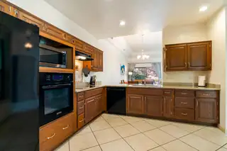 9547 Bent Road NE Kitchen