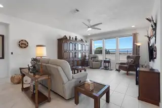2831 Kings Canyon Loop NE Living Room
