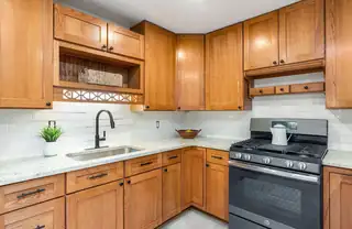 1537 Bryn Mawr Drive NE Kitchen