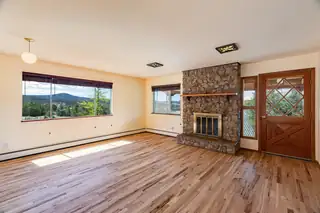 184 Rincon Loop Road Living Room