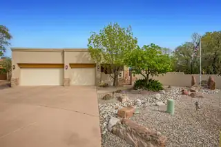 309 Plaza Muchomas Exterior Front