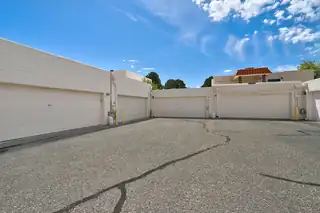 1415 Wagon Train Drive SE Garage