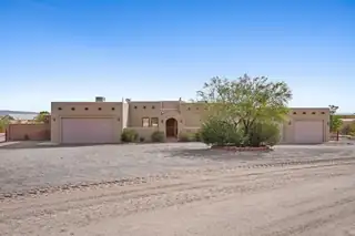 401 Roadrunner Circle 