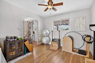 420 Manzano Street NE 