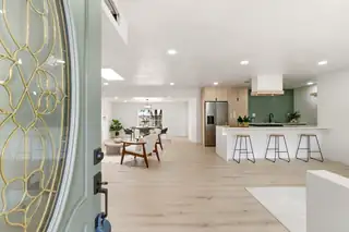 1201 Willys Knight Drive NE 