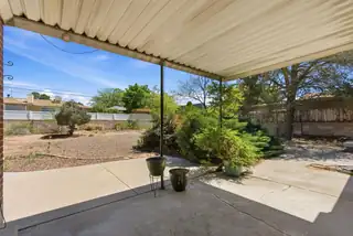 1204 Arizona Street NE 