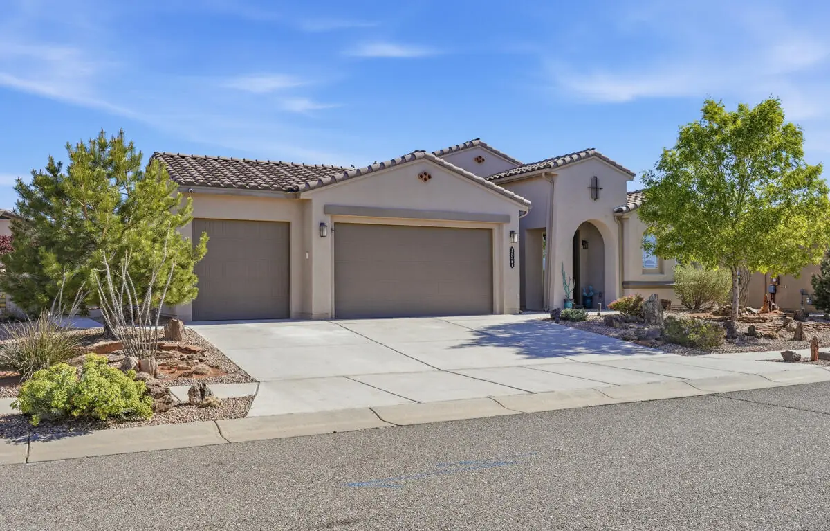 1827 Truchas Peak Trail NE