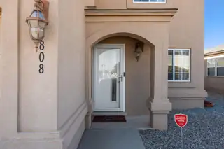 6808 Huerto Avenue NW 