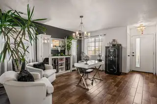 6808 Huerto Avenue NW 